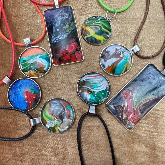Pendant Necklaces Jewelry 8 Piece Lot OOAK HANDMADE Hand Painted signed 5517 - Picture 1 of 8
